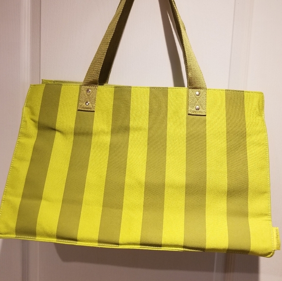 Handbags - 💥3 for $40 Green Stripe Tote Bag
